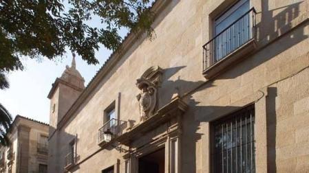 Le despiden por poner la radio y fumar en el traslado del cadáver junto a la hija del difunto