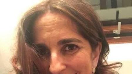 La escritora Arantza Portabales, ante su novela negra: "Nos da miedo la locura"