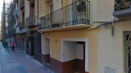 Dos policías disparan a un hombre después de que les atacase con un machete, en Zaragoza