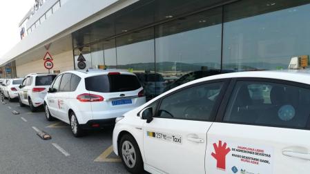 Los taxistas de Pamplona se suman a la campaña contra las agresiones sexistas