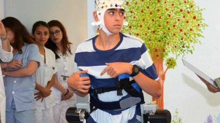 El exoequeleto que permite moverse a niños con parálisis cerebral con las órdenes del cerebro.
