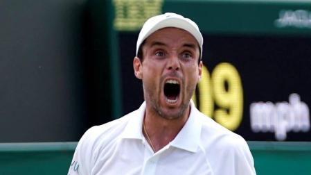 Roberto Bautista vence a Khachanov e iguala su mejor marca en Wimbledon