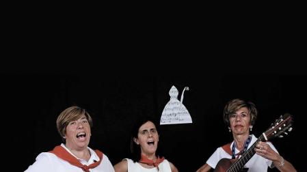 Merche Bretos y Ana y Elena Leache: “Somos de la calle Mayor y de la Curia, de las dianas”