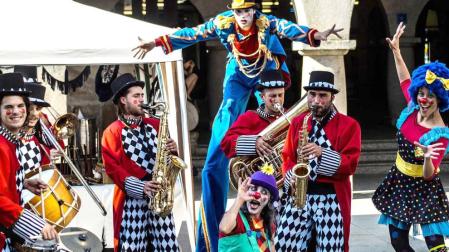 Espectáculo 'El mundo del circo' de la compañía Troula Animación