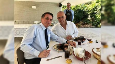 Una langosta deja en ridículo en Twitter al embajador de Israel en Brasil