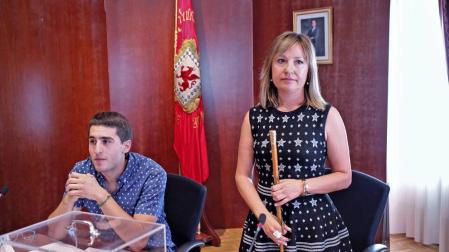 La propuesta de la alcaldesa de integrar a todos los grupos en la junta, sin apoyo