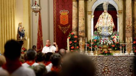 Recepción a cuatro pamploneses centenarios en el día de los mayores