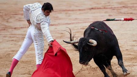 Fotos de la corrida con toros de la ganadería Núñez del Cuvillo para los diestros Antonio Ferrera, Miguel Ángel Perera y Cayetano Rivera.