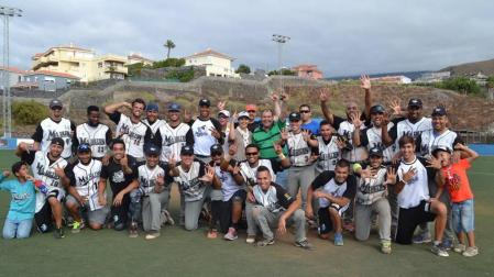 Béisbol Navarra no puede frenar al campeón en Tenerife