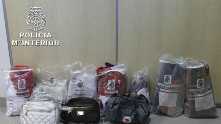 Detenido en Pamplona con un millar de prendas y efectos falsificados en una furgoneta