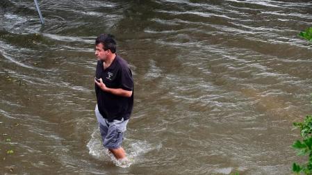 La tormenta tropical 'Barry' deja lluvias e inundaciones a su paso por EE UU