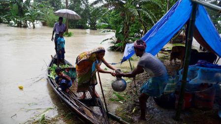 El monzón deja más de 100 muertos en Indias, Nepal y Bangladesh