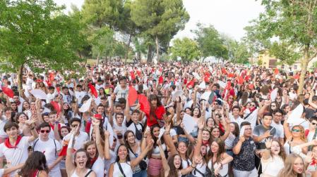 Foto del público asistente a la fiesta Todo Joven de fiestas de Tudela 2018.