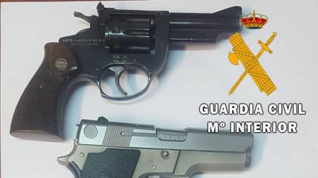 Aparecen cinco pistolas inutilizadas tras las riadas de Tafalla