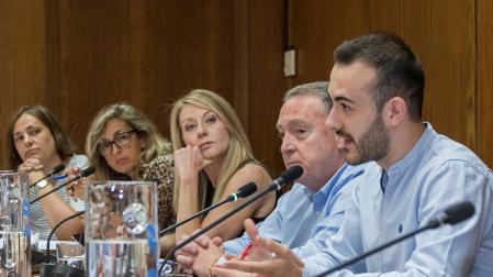 Crispación en Estella con el horario de los plenos y las retribuciones