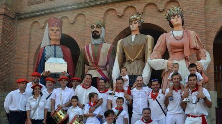 Ocho comparsas en la concentración de gigantes del domingo en San Adrián