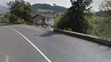 Muere un bebé tras caer desde una altura de 4 pisos en Güeñes (Vizcaya)