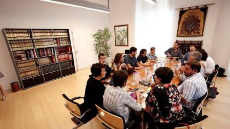 La política no entiende de vacaciones