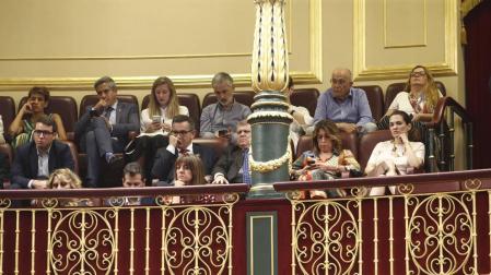 María Chivite asiste a la intervención de Pedro Sánchez en el debate de investidura
