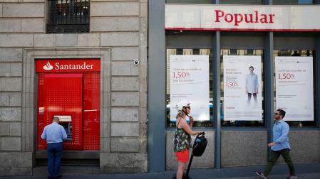 Una oficina del Banco Popular, comprado por un euro por el Banco Santander en 2017