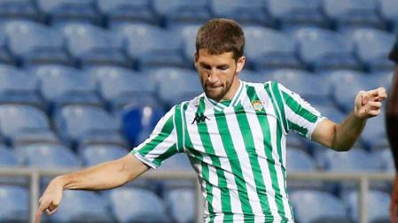 El último fichaje de Osasuna, Darko Brasanac, llega a Pamplona