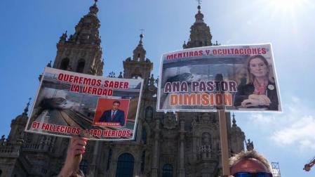 Las víctimas del accidente del tren Alvia de Angrois exigen a Sánchez una investigación