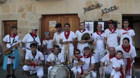 Fotos del cohete de fiestas de Santa Ana en Olazagutía 2019