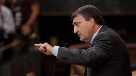El PNV pide "no arrojar la toalla" y se ofrece a ayudar para lograr un acuerdo