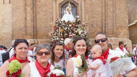 Todas las fotos de la ofrenda floral a Santa Ana durante las fiestas de Tudela 2019