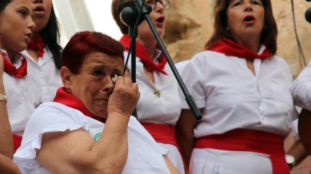 Una emocionada Tere Jiménez recibe el homenaje 'Abuela 2019' en fiestas de Tudela