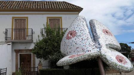 Vivienda de la Plaza Duque De Alba de la localidad Sevillana de Gelves, en la que un hombre presuntamente apuñaló a su pareja.