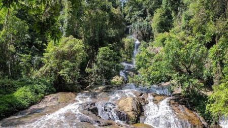 Cascada de Na Meung 2, donde desapareció el fallecido.