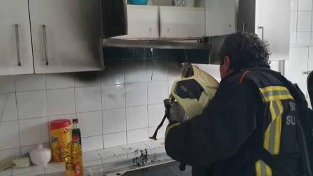 Herido por inhalación de humo en un incendio en el barrio de San Juan