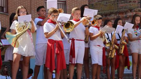 Los niños se sumergen en las tradiciones