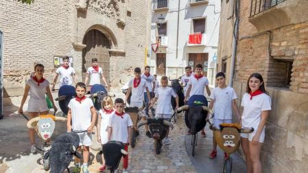 Los niños disfrutan al máximo de los actos que les reserva el programa de fiestas, desde espectáculos a hinchables.