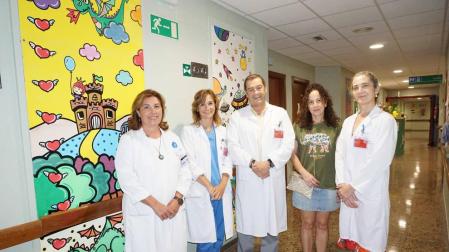 La Escuela de Arte de Corella plasma su creatividad en el Hospital Reina Sofía de Tudela