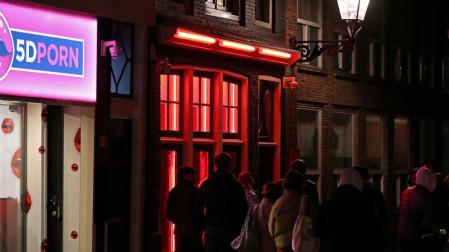 Barajan la posibilidad de cerrar el mítico Barrio Rojo de Ámsterdam