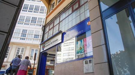 Foto de la Administración de lotería número 22 de A Coruña donde se consignó el boleto premiado.