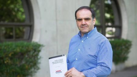 Un catedrático de la UPNA publica un libro sobre el proceso de la adsorcion