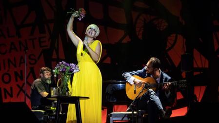 Pasión Vega repasa su carrera con "40 quilates" en el Cante de las Minas
