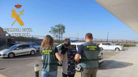 El detenido por acuchillar a una mujer mató el mismo día a una familiar