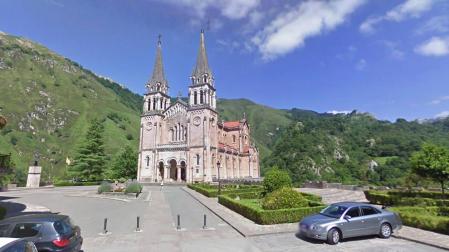 Muere el niño de 3 años que se cayó por un desnivel en el Santuario de Covadonga