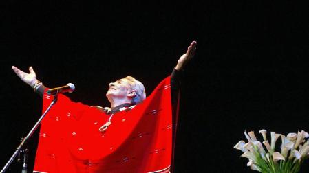 Chavela Vargas durante un concierto en Buenos Aires en 2004.