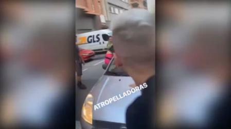 500 euros de multa por pasear a una joven en el capó de un coche