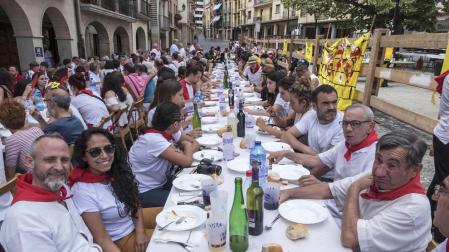 Una 'paella solidaria' para 400 en Estella