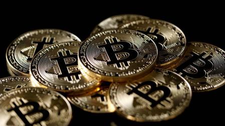 Para costear la dosis, un bitcoin