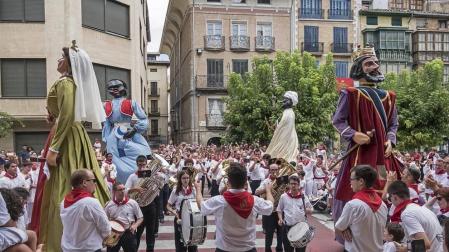 Todas las fotos de la despedida de los gigantes en fiestas de Estella en Diario de Navarra