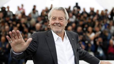 Alain Delon se recupera en Suiza de un accidente cerebrovascular
