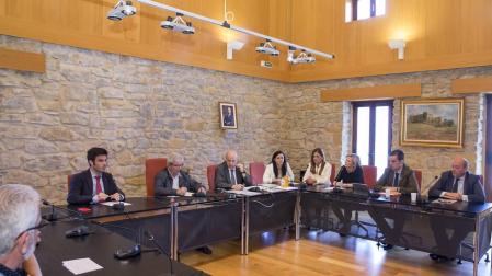 El TSJN confirma que los secretarios no pueden ejercer de abogados