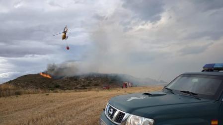 Declarado un incendio en Arróniz en las inmediaciones de una empresa y una granja